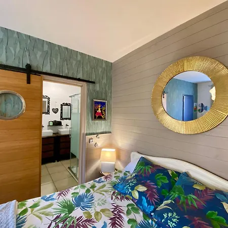 Hébergement de vacances Le Cocon Boheme - Maison Climatisée Au Cœur De - Parking - Piscine Chauffée - Et Massages