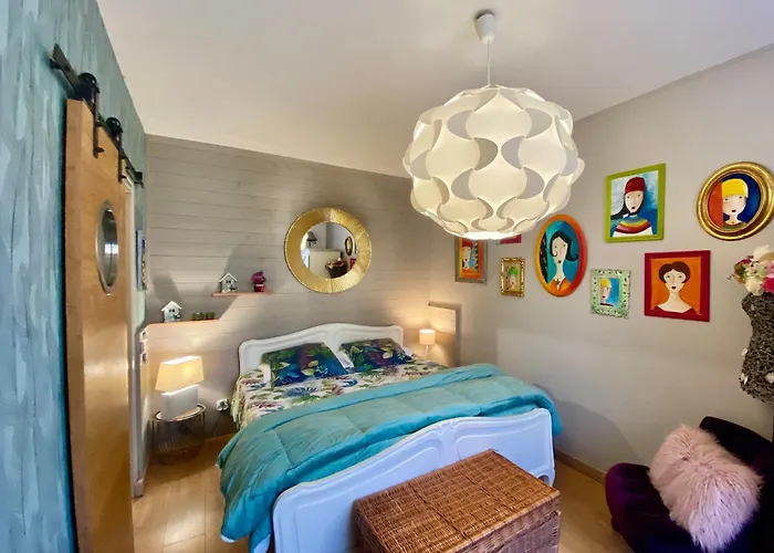 Le Cocon Boheme - De Charme Au Coeur De - Cite Medievale A 5 Minutes A Pied - Petits Dejeuners Et Linge Inclus - Et Massages En Option - Piscine De Saison *