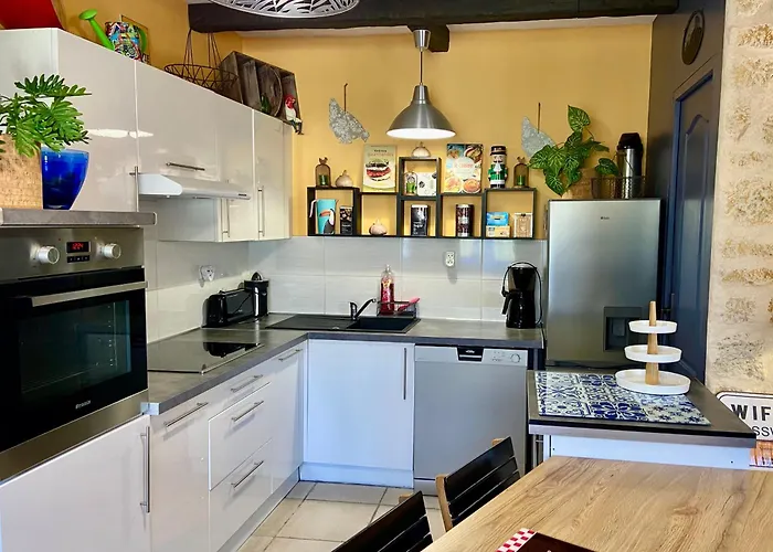 Le Cocon Boheme - De Charme Au Coeur De - Cite Medievale A 5 Minutes A Pied - Petits Dejeuners Et Linge Inclus - Et Massages En Option - Piscine De Saison Hébergement de vacances *