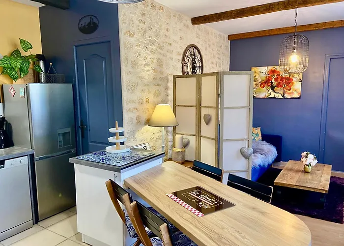 Le Cocon Boheme - De Charme Au Coeur De - Cite Medievale A 5 Minutes A Pied - Petits Dejeuners Et Linge Inclus - Et Massages En Option - Piscine De Saison Hébergement de vacances *